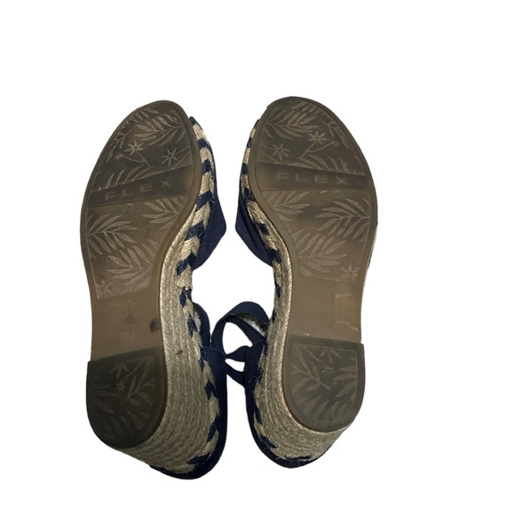 LifeStride Wedges with Memory Foam - Size 8 - Picture 4 of 5